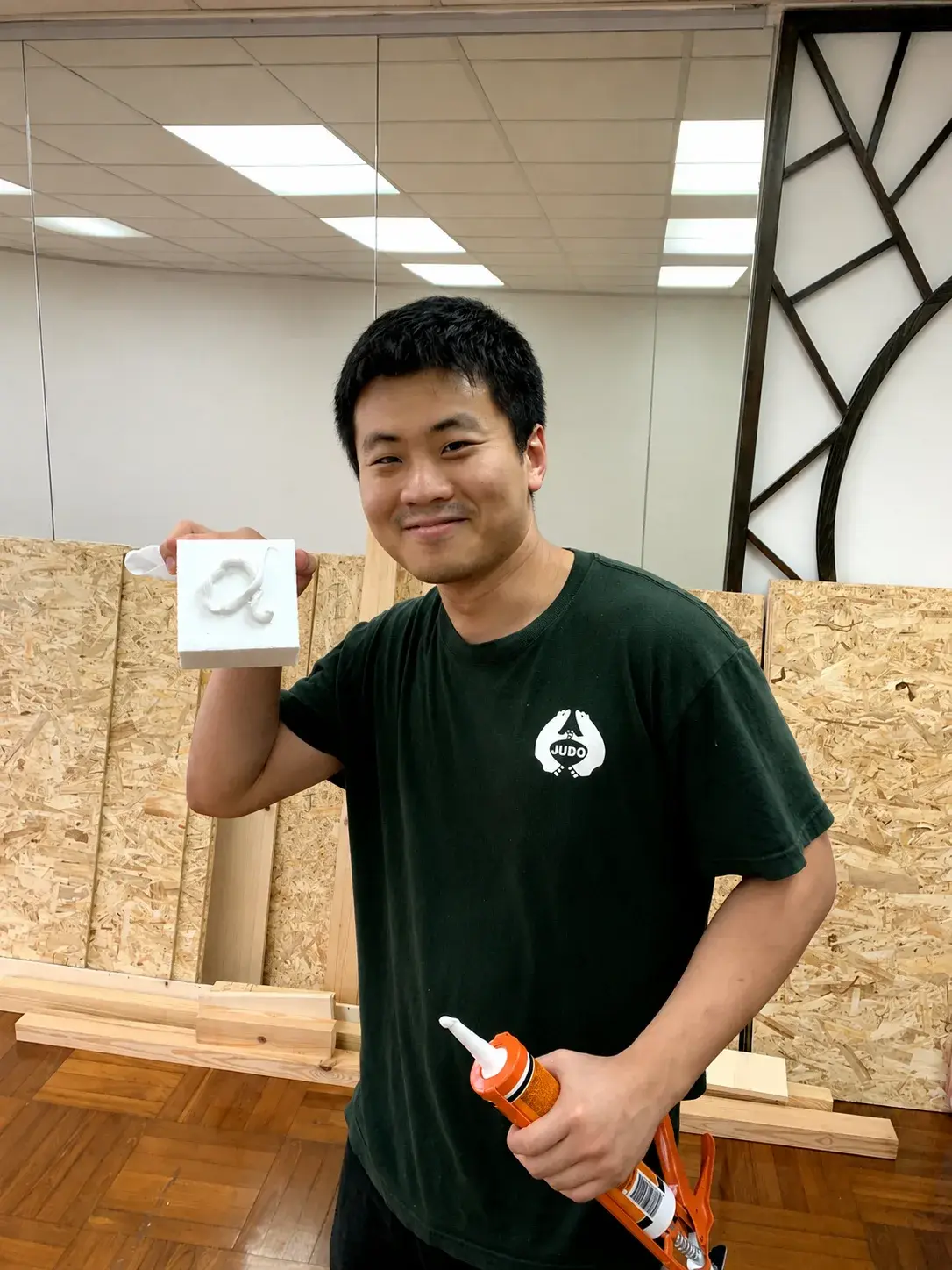 Preparing a floor support.